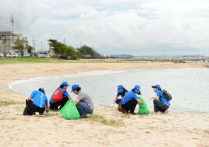 กิจกรรมเก็บขยะชายหาดเนื่องในวันอนุรักษณ์ชายฝั่งสากล ประจำปี 2562 (ครั้งที่ 17) "Pulling Our Weight"